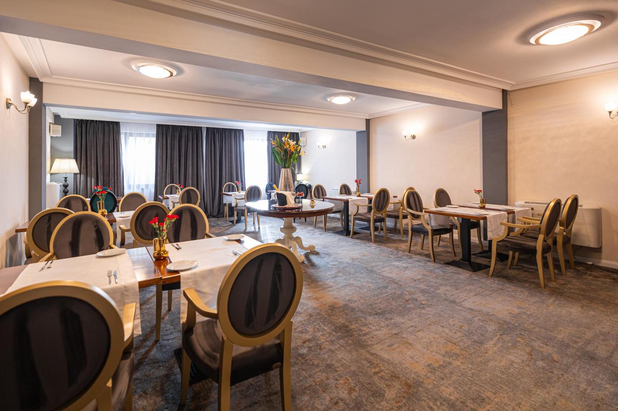 Hotel Brilliant Plaza Zalău Εξωτερικό φωτογραφία